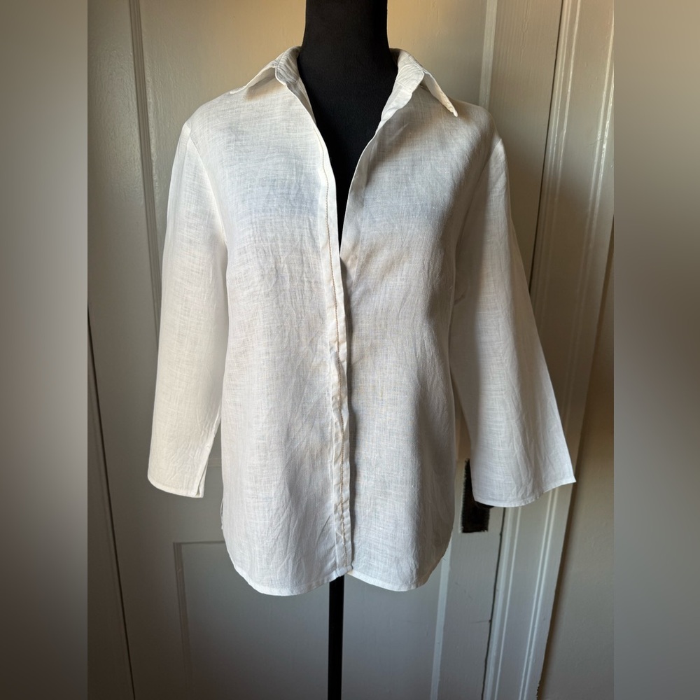 Max Studio White/Tan Button Border Linen top